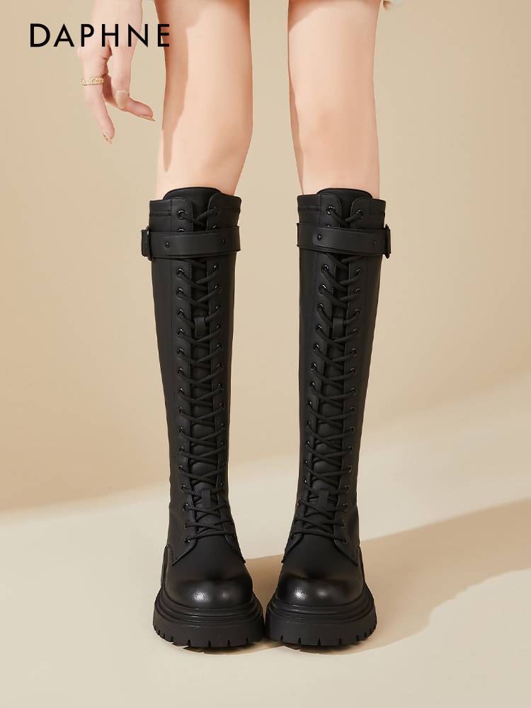 Daphne rides a scrawny-skinny-skinned knight's boots with velvet martin's boots