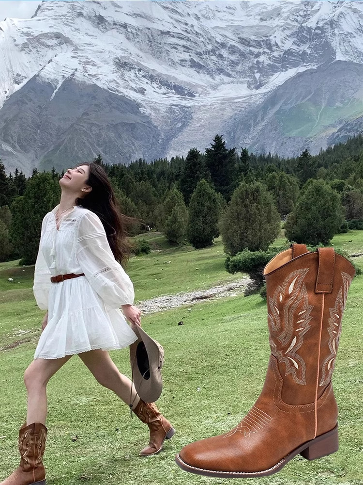 Xinjiang Tibetan Piece Martin Boots Women's Ethnic Wind Crase embroidered Sichuan West Grassland Northwest Knight Boots with skirts
