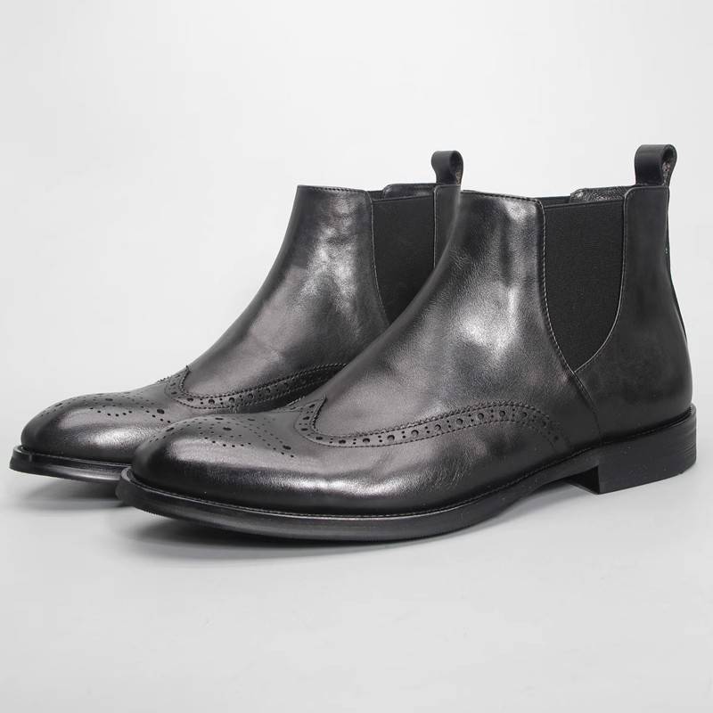 High -end leaks leaky leather in the leather in the middle of the autumn boots Brock carved Martin boots Chelsea boots