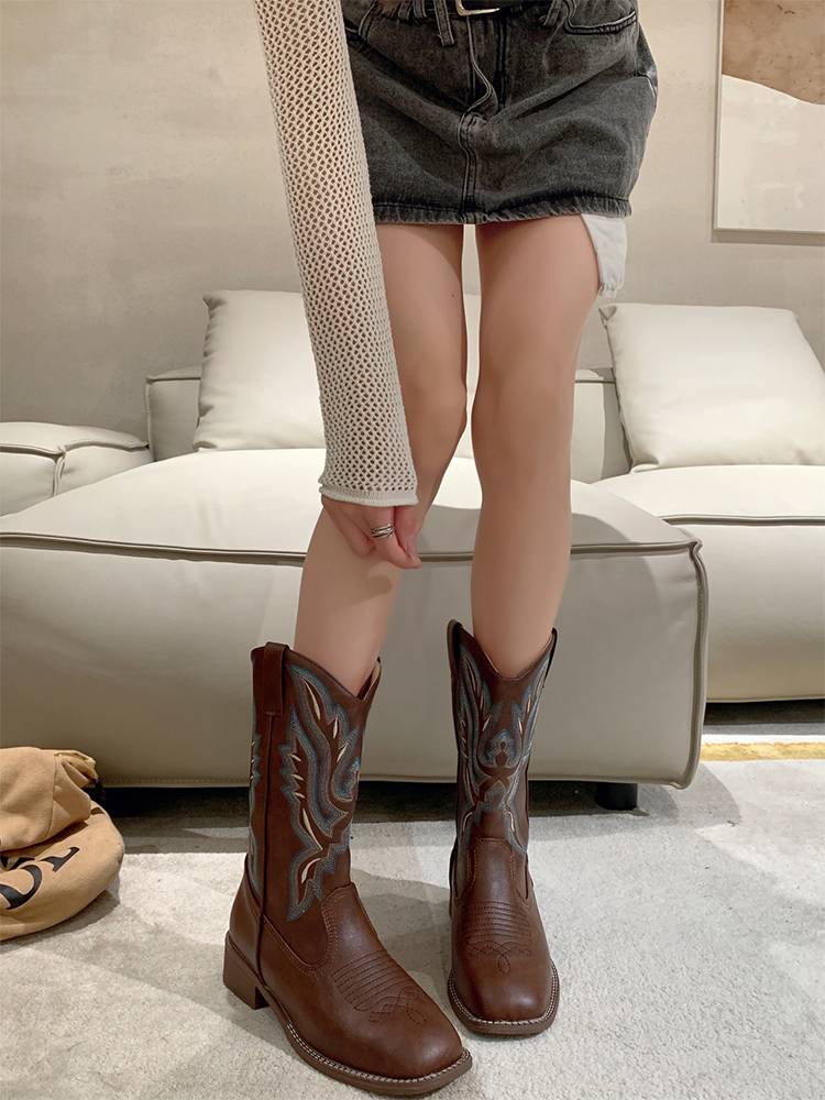 Retro Western denim boots 2023 Spring and Autumn New Fang Candian Rough Heel Rounde Boots Volatest Embroidery Knight Boots
