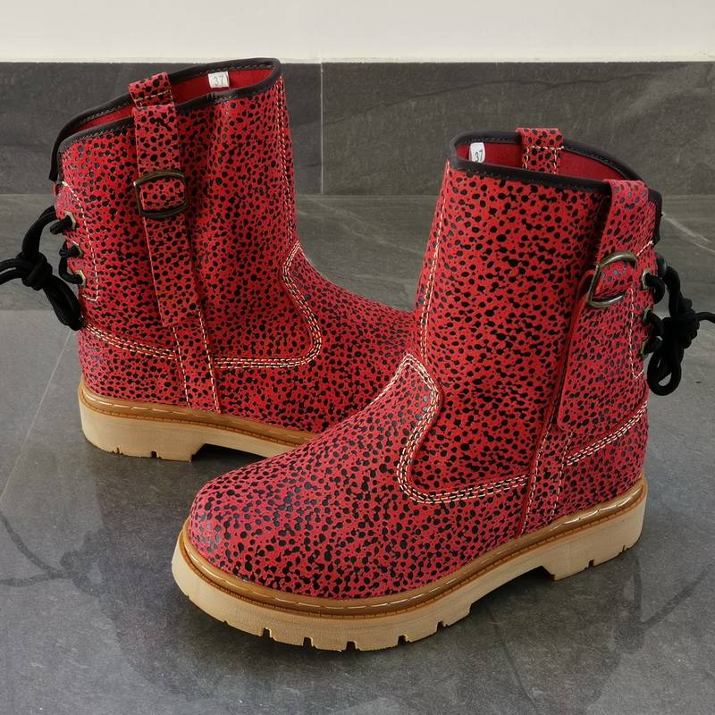 High-end custom-made oxen-skin martin boots