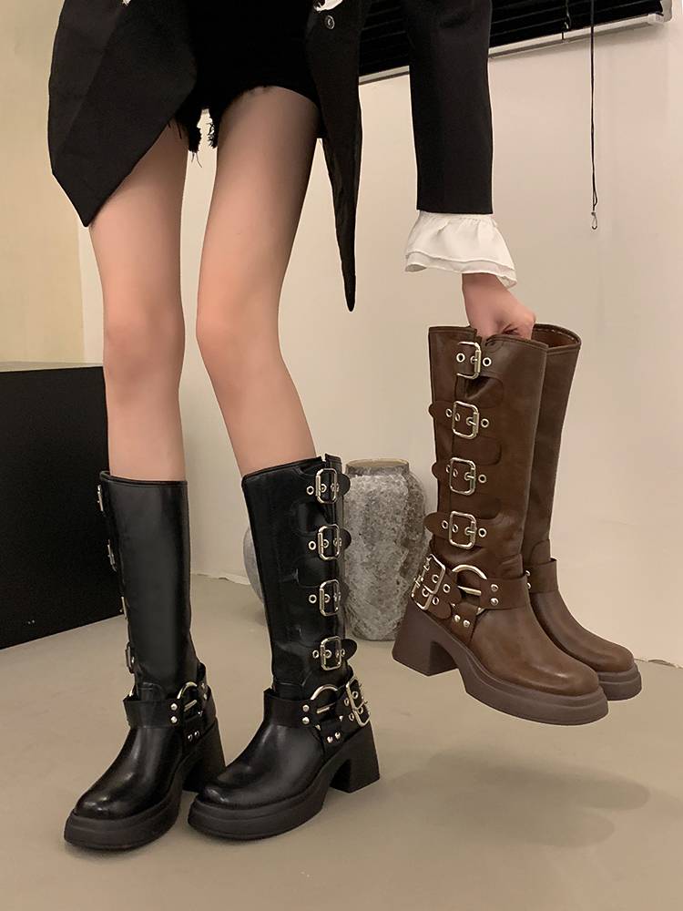 The high-and-high-hull knight's bootsbelt button and Martin's boots can't be retrograde