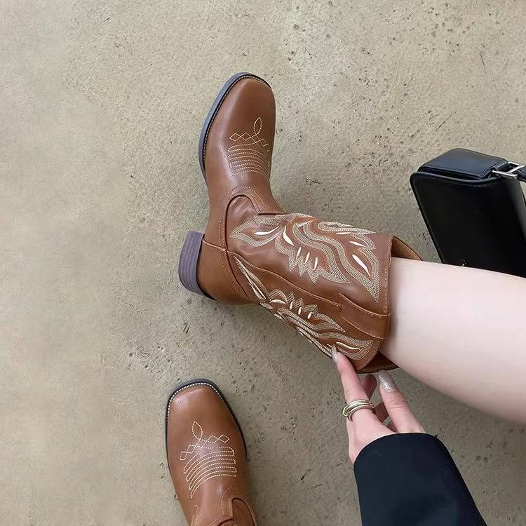 Short boots women's spring and autumn single boots female thick heels of western denim boots 2023 embroidered retro mid -tube square Martin boots