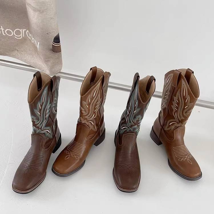 Short boots women's spring and autumn single boots female thick heels of western denim boots 2023 embroidered retro mid -tube square Martin boots
