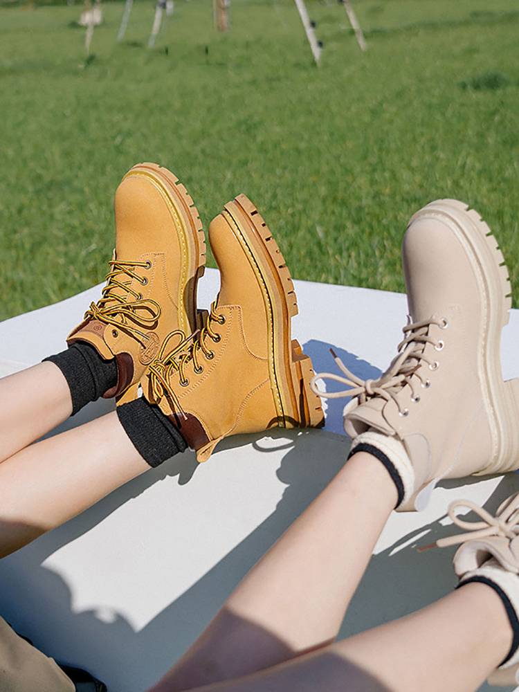 Xinjiang Tibet Traveling with Dahuang Boots Women's Western Cowboy Boots Northwest Prairie Travel British Martin Boot Male