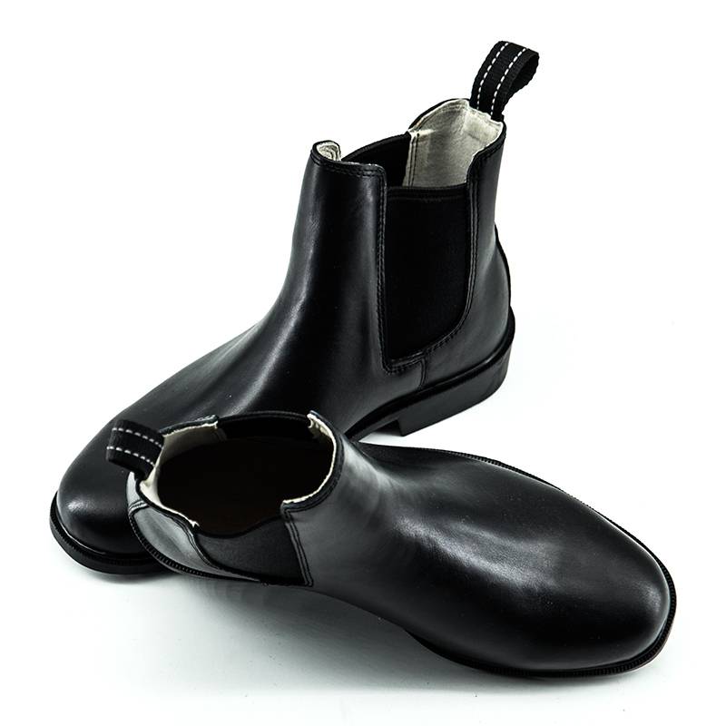 A horse's boots with a horse's foot, a knight's English man's girl