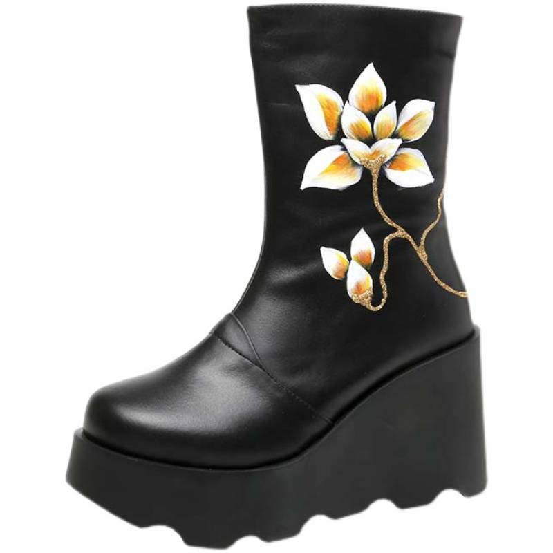 Autumn and winter of 2022, new ethnic head layer cowhide short single boots women's shoe round head waterproof platform ultra -high heels boots
