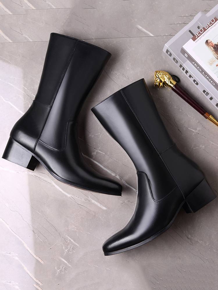 Martin Boots Man with velvet boots and tall boots with high boots and high boots