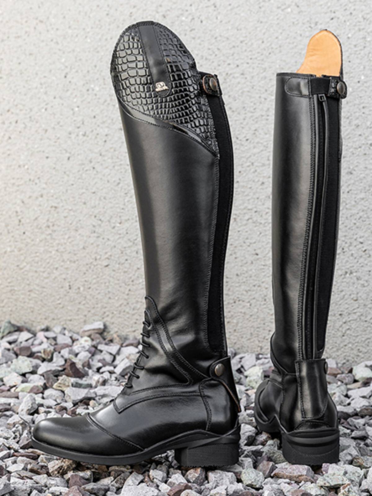 A horse-deep boots-head-skin-skin-skin-skin-skin-skin-shoe-shoe-shoe-barrel-kissing-boss-kissing