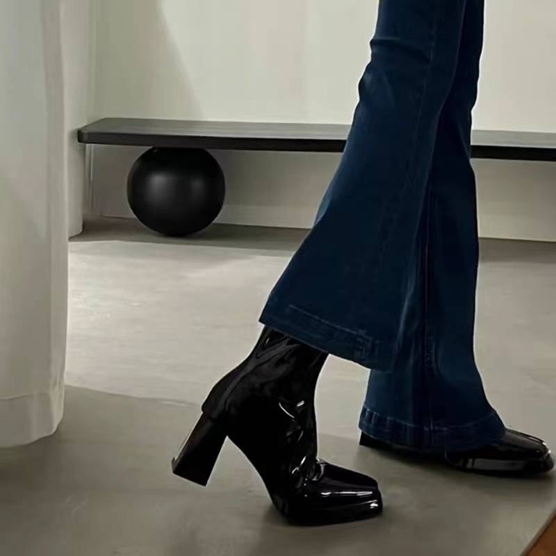 French square head thick heel short boots female black leather high heel back zipper Martin boots patent leather thin boots winter
