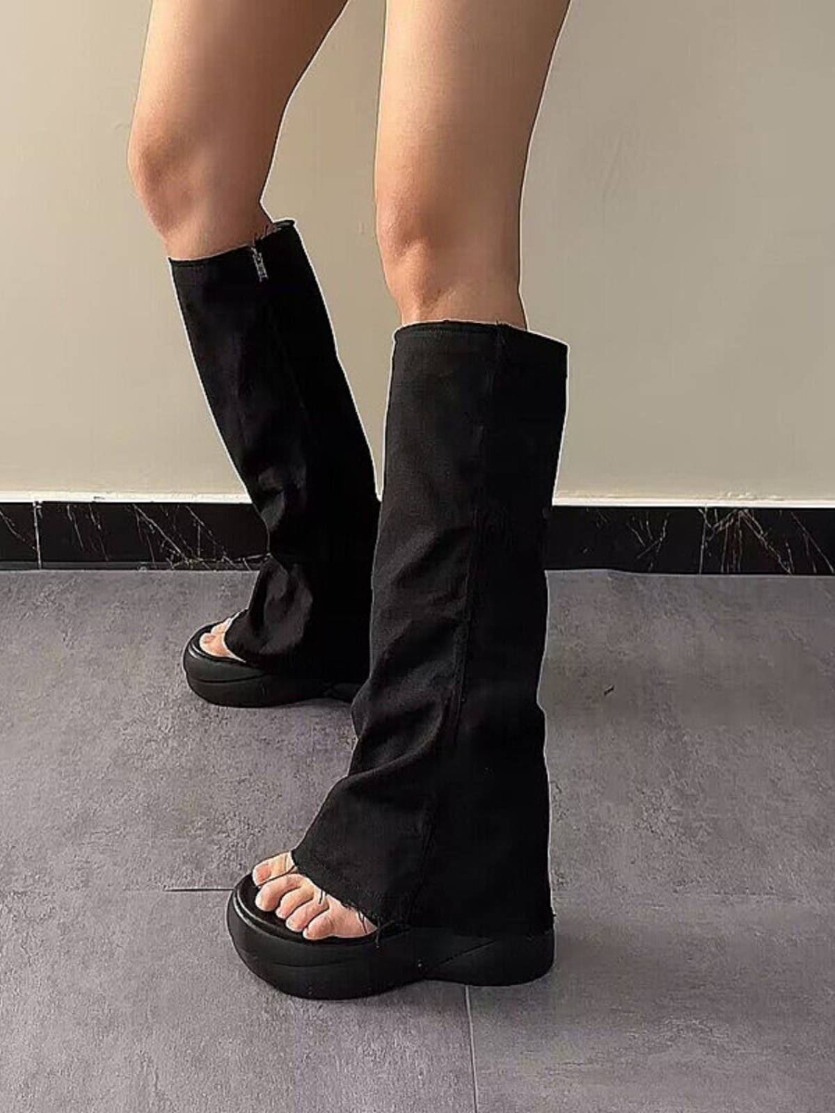 Invisibility 10 centimeters taller, small roman pairs of sandals, and long boots in summer