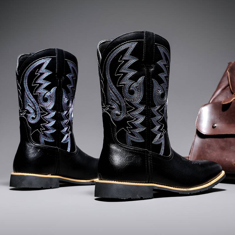 A Mae-chul man with boots and boots for the Western Cowboy and the Moo-Choo-Choo