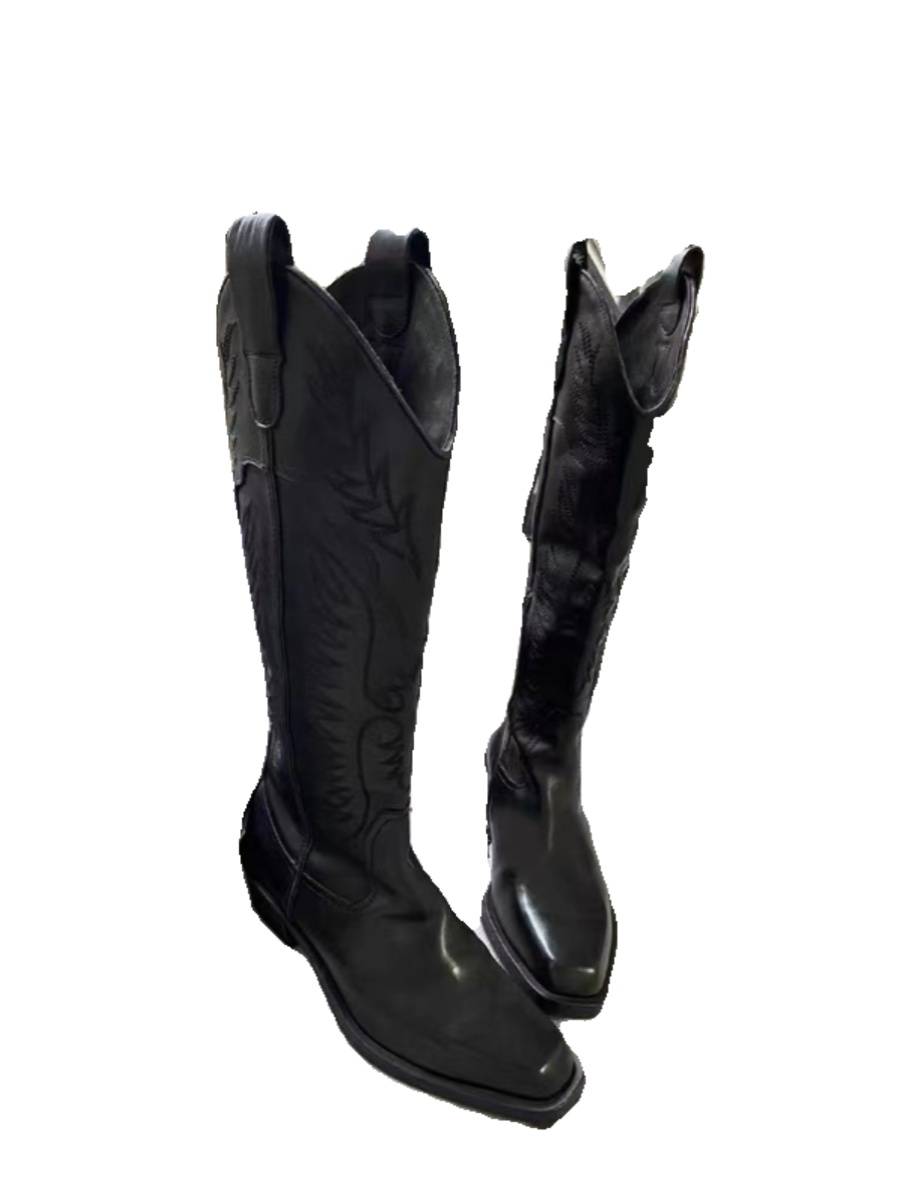 ten centimeters higher in invisibility than the western cowboy boots