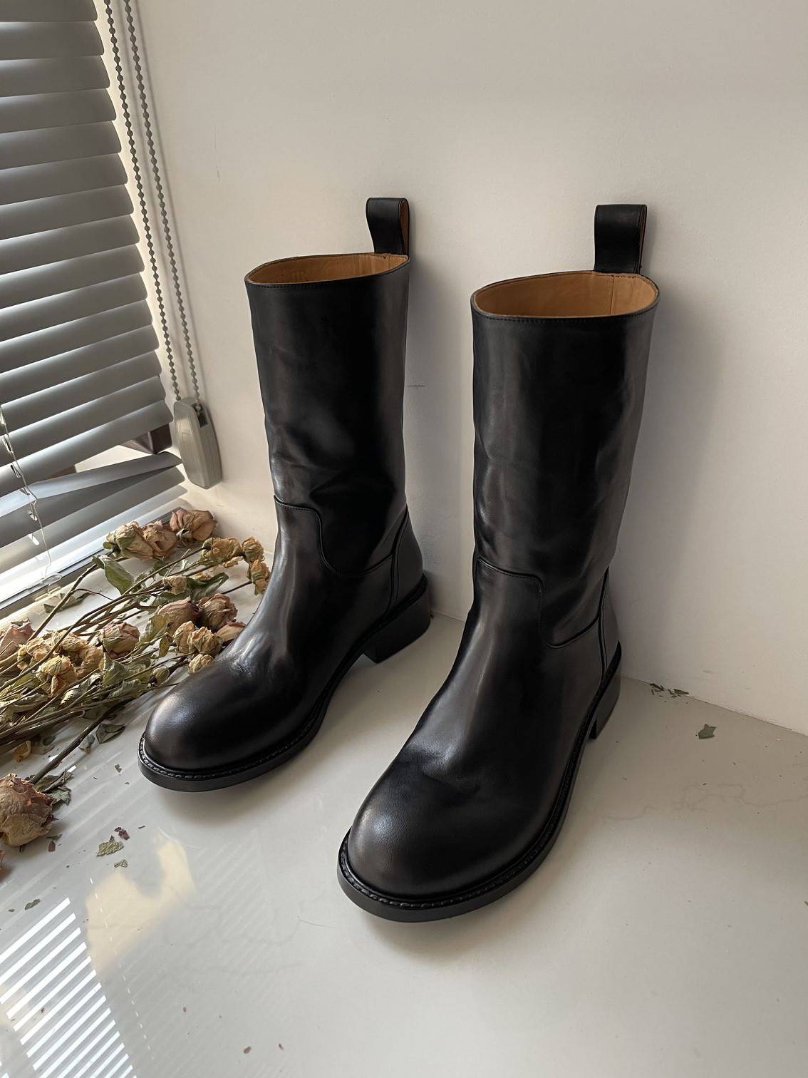 Broken code clearance/flat -heeled mid -boots, horses boots, knight boots, low -heeled female short boots, one foot of Martin boots Howus boots