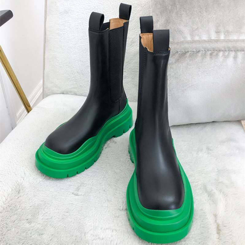 Straw green