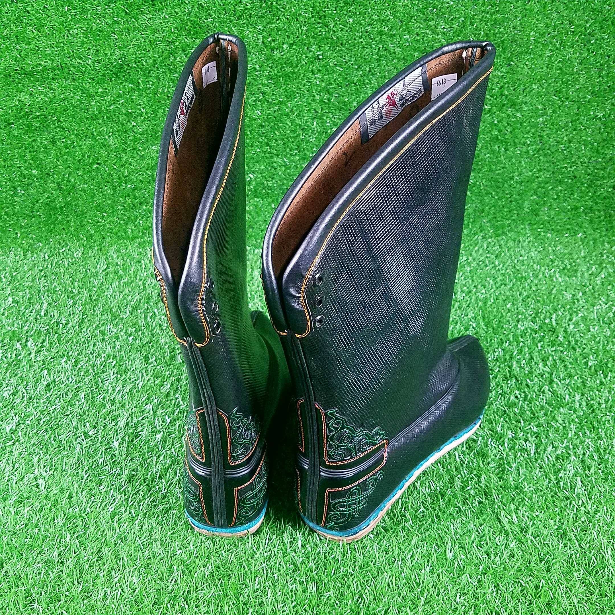 The Mongol boot of the hawk's original