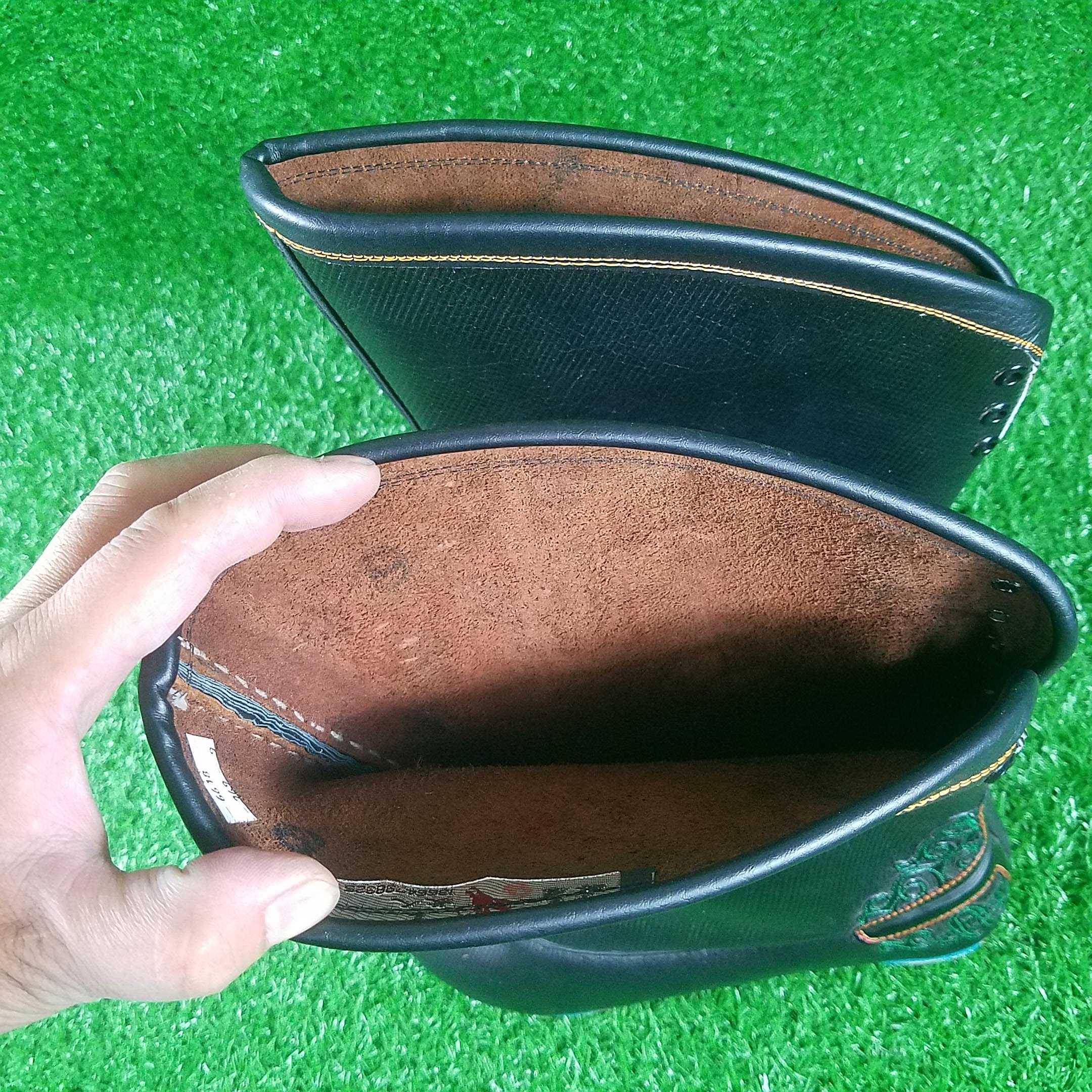 The Mongol boot of the hawk's original