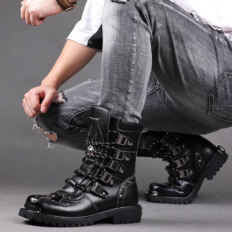 Autumn and winter men's middle boots height men's boots high cylinder ride boots leather boots men's leather boots ceremonial team captain boots Martin boots