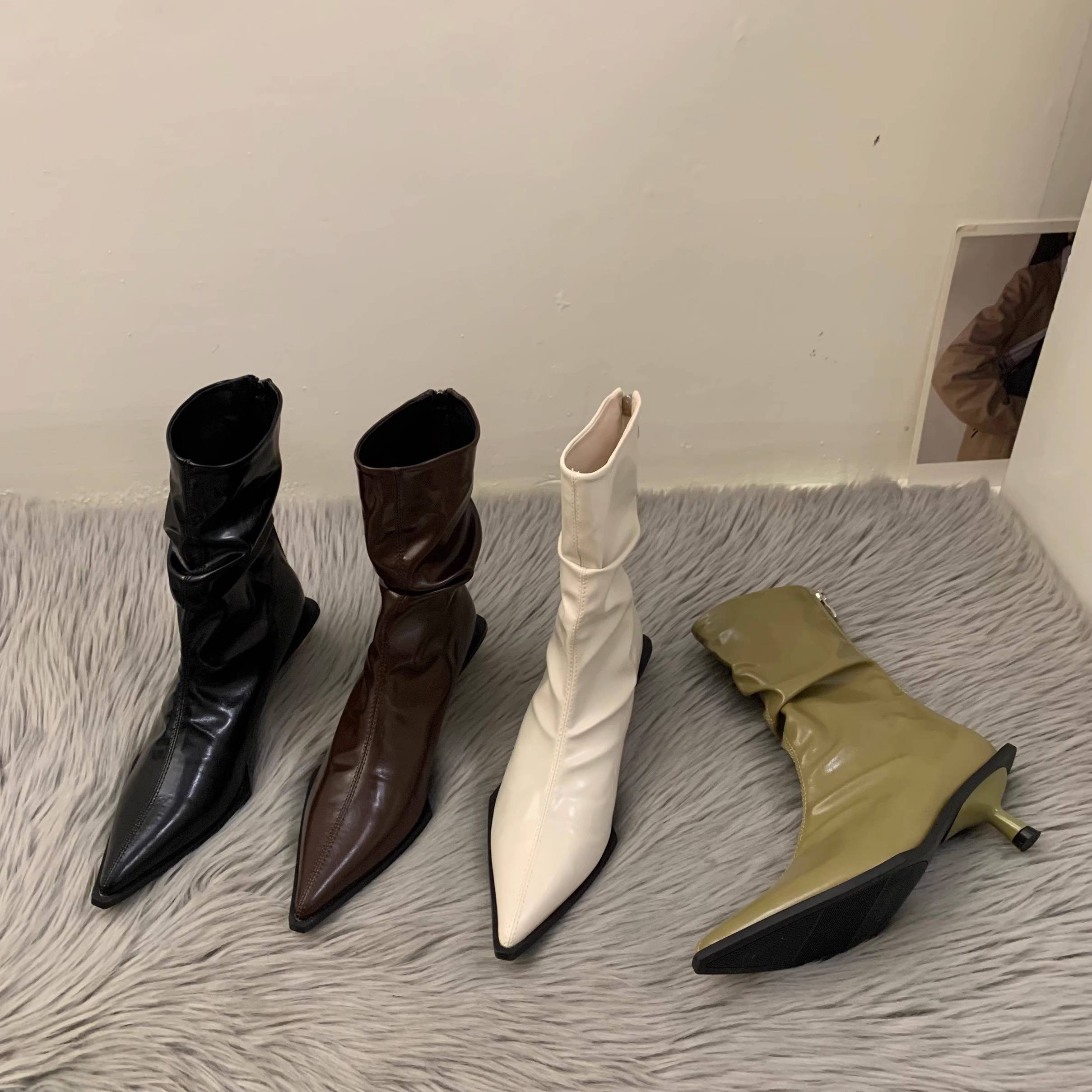 Hong Kong's French-style high-tempered, skinny, short-footed, 2024 spring-spill with Martin's boots