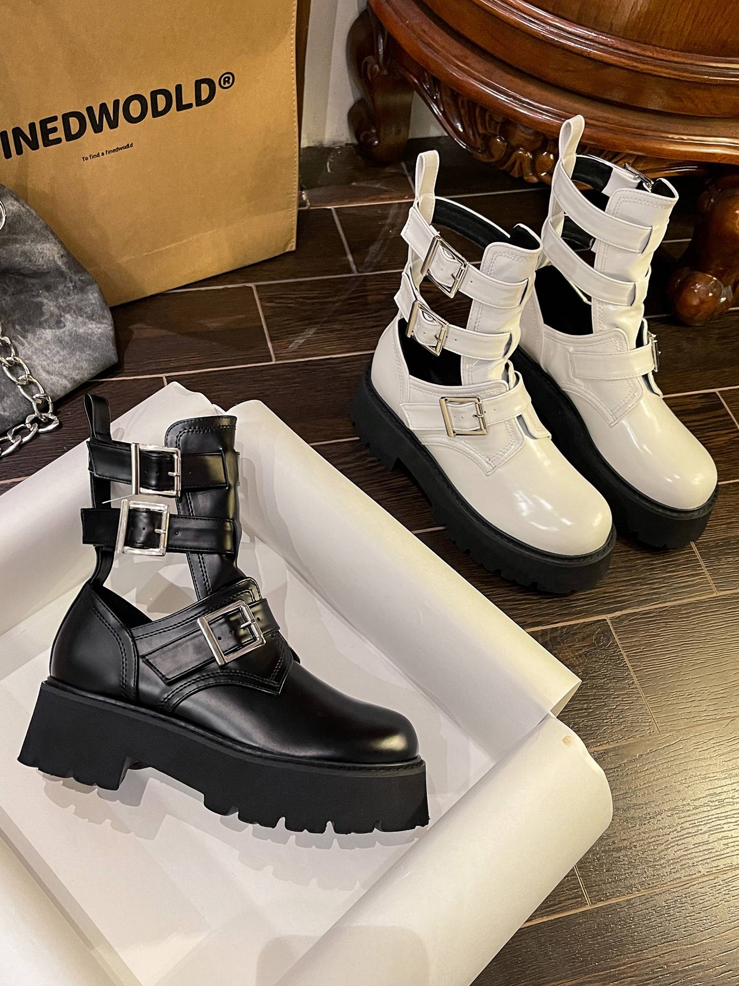 Yang Mi Wang Xinling Same Shoes White Martin Boots Female Hollow Bad Blind Summer Summer Underwriter Boot Boots