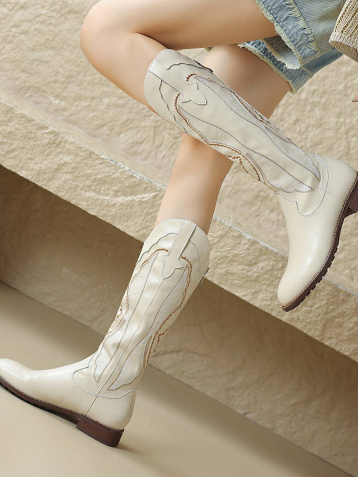 White boots children long boots spring and autumn low -heeled leather high -psionic high -pipe boots retro embroidery western denim boots