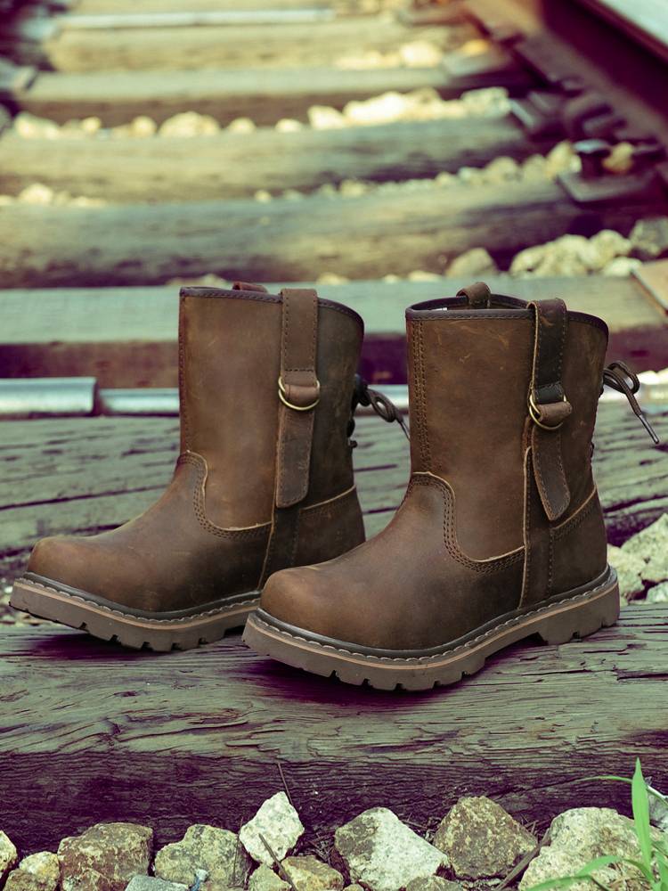 Martin Boots Girl, north of the tiger's line