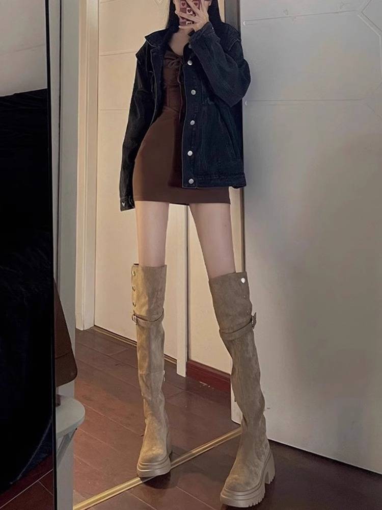 A new 2024 in the autumn and winter, with 100 in the long boots, a very thin knight's boots