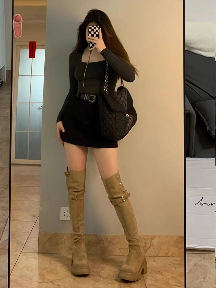 A new 2024 in the autumn and winter, with 100 in the long boots, a very thin knight's boots
