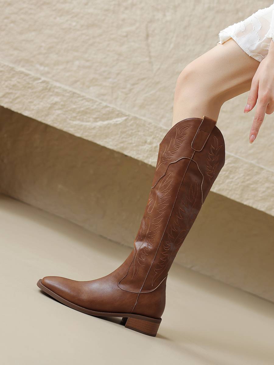 Mu Xiaoxi retro American embroidery V mouth long boots female leather knight boots small high -high boots western denim boots in western