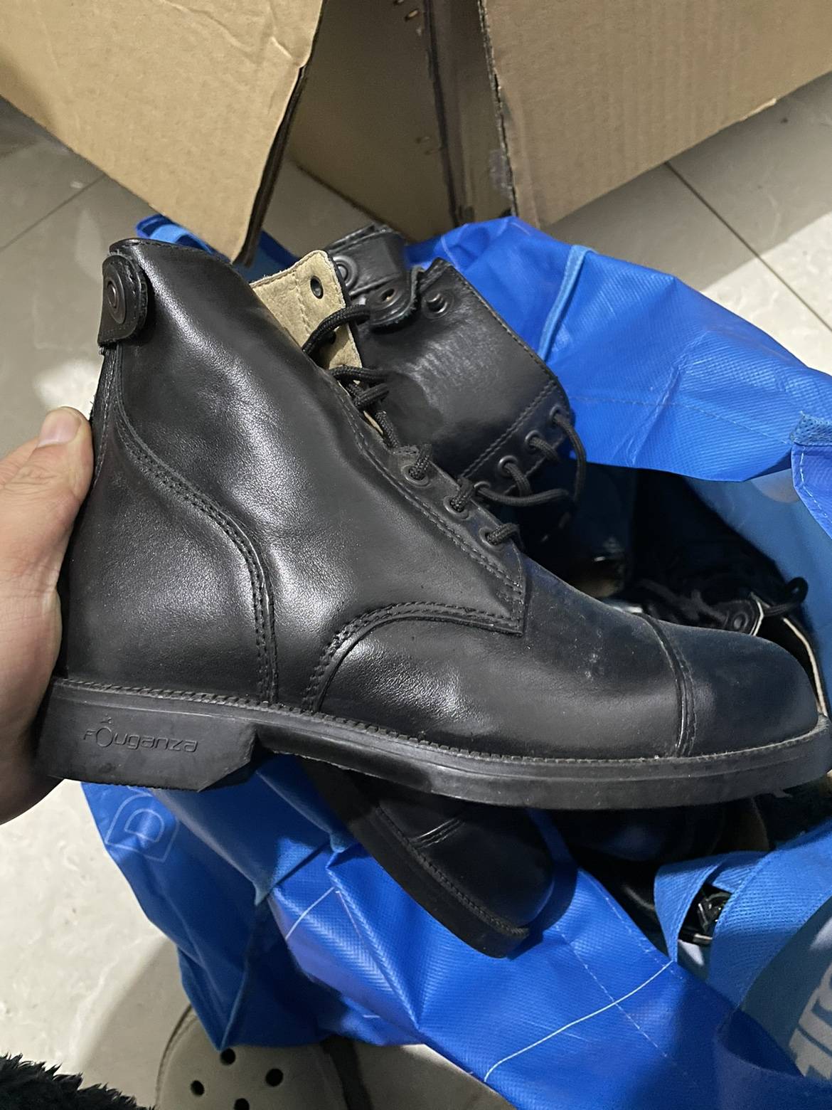 DECANONONX, WITH THE BOOTS AND SHORT BOOTS