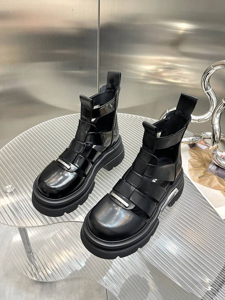 Roman Boot Women 2024 New Leather Pine Cake thick bottom boots hollow European goods British style Martin boots