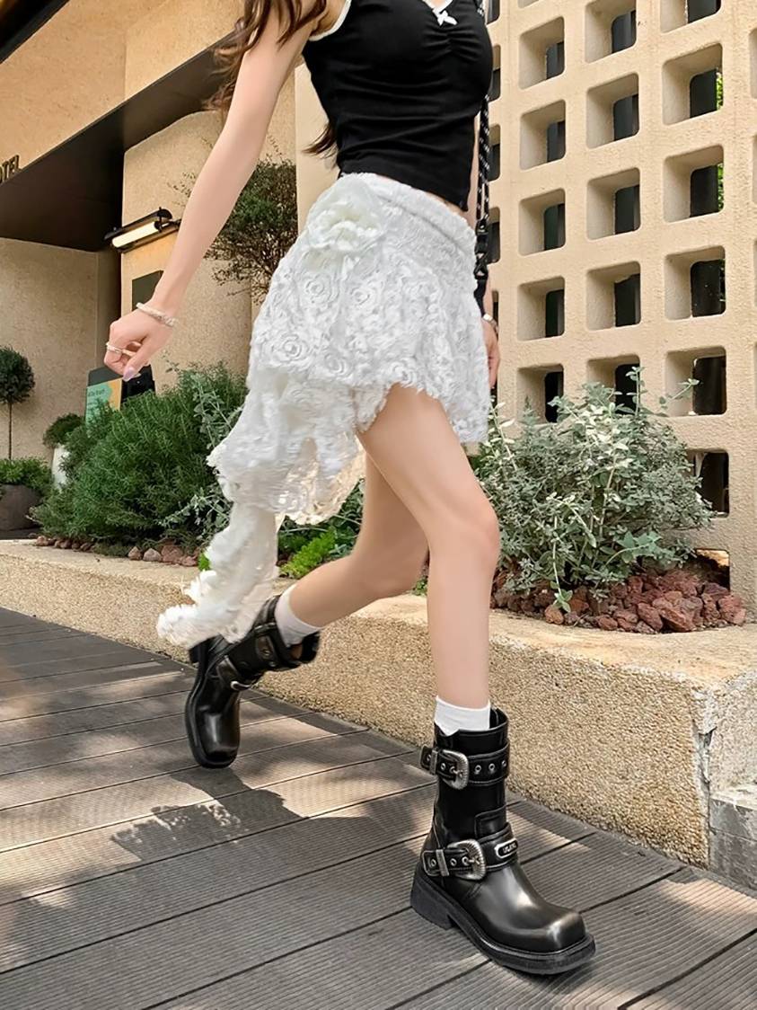 Zhao Zhou Yi and Melad's new retrospected West Cowboy's Boot Belt buttons Martin's Boots