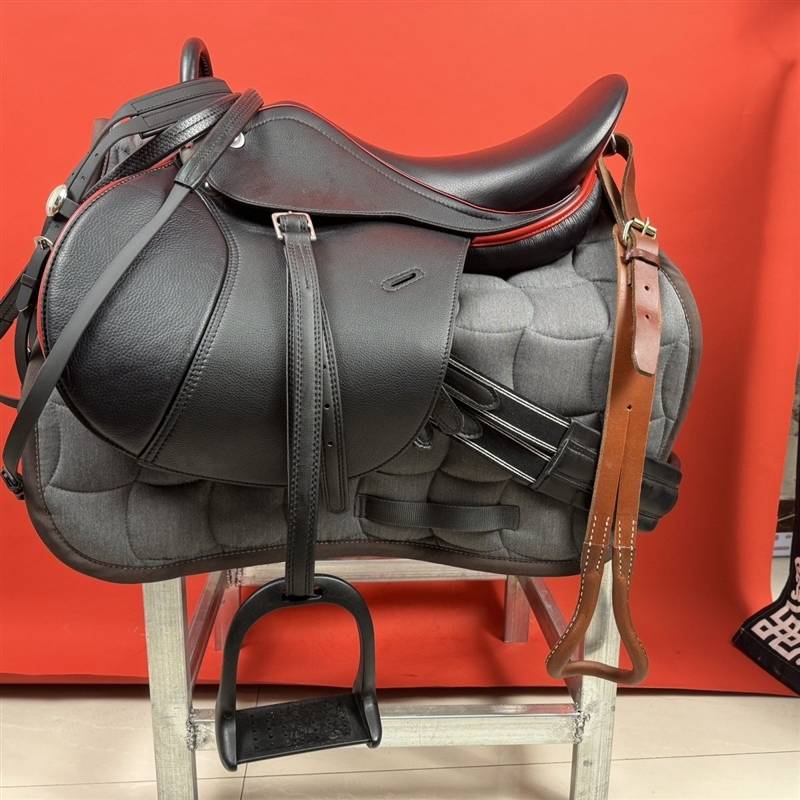 A new package of comfortable saddles and horsebacks