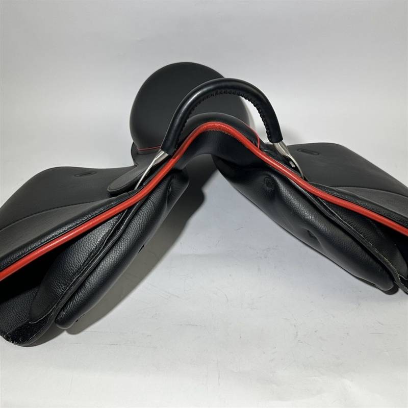 A new package of comfortable saddles and horsebacks