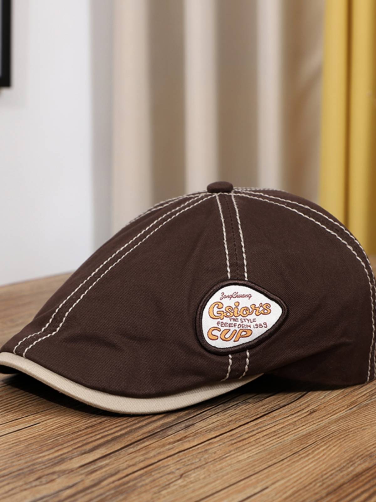 The Beret man's summer thin, scrambling with the Korean twilight cap