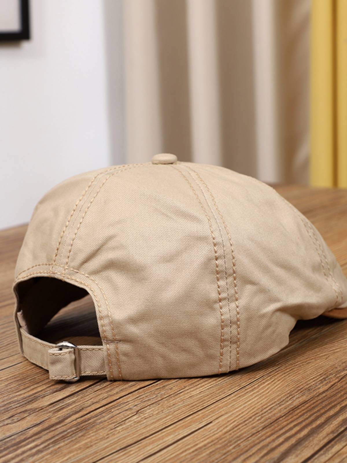 The Beret man's summer thin, scrambling with the Korean twilight cap