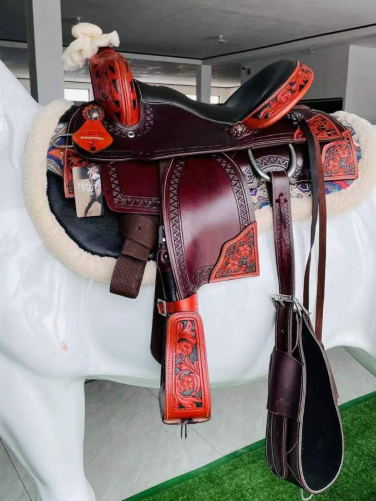 Western saddle pads thicken with tweezers and tweezers strong and long-lasting shoulder grinders