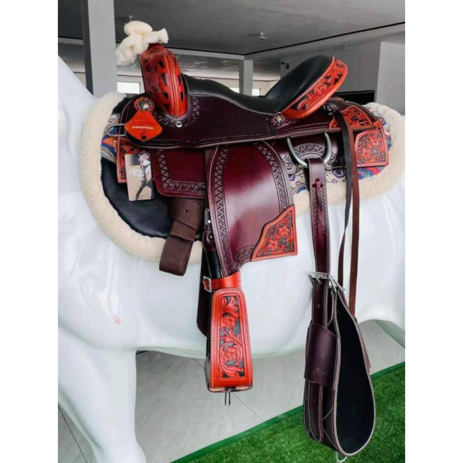 Western saddle pads thicken with tweezers and tweezers strong and long-lasting shoulder grinders