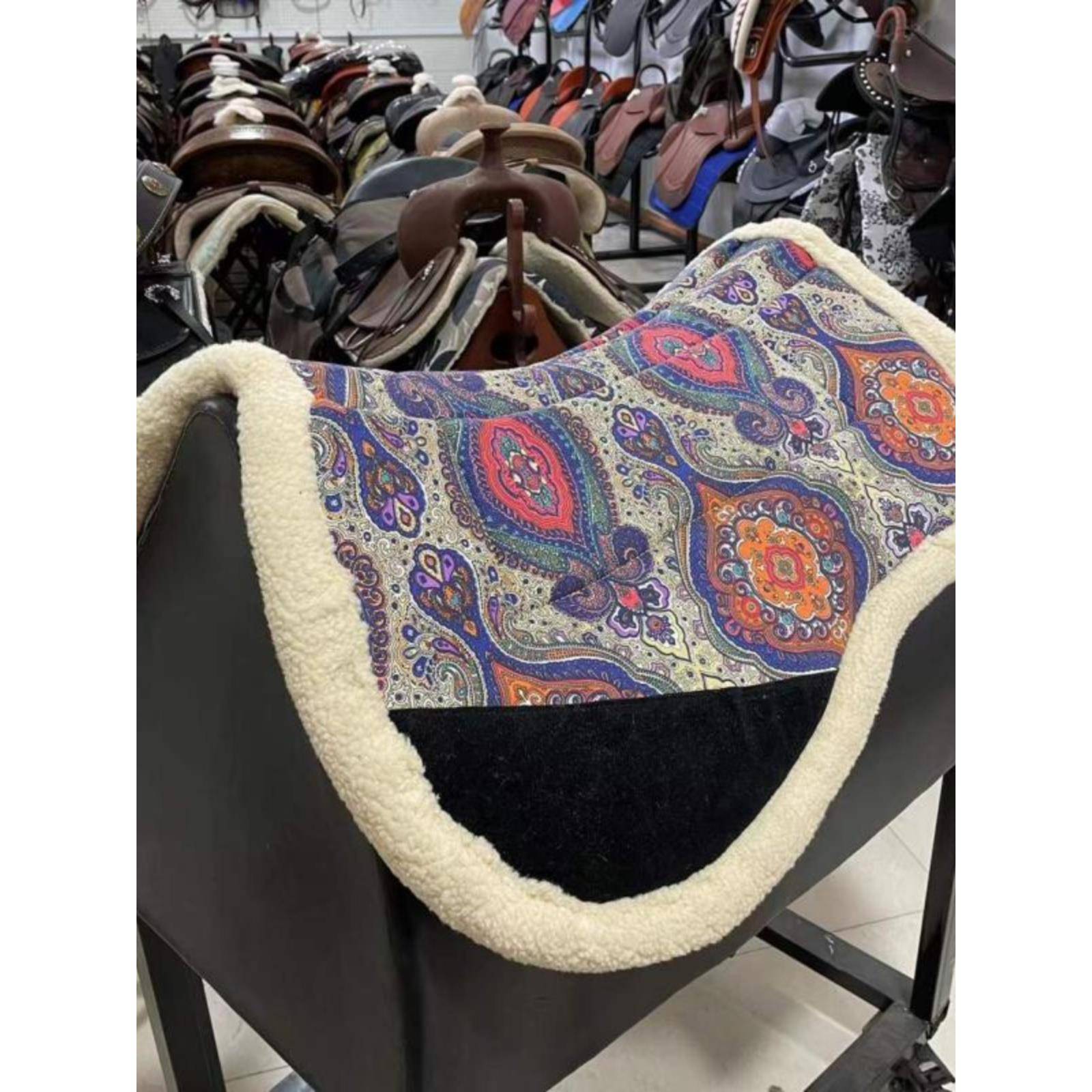 Western saddle pads thicken with tweezers and tweezers strong and long-lasting shoulder grinders