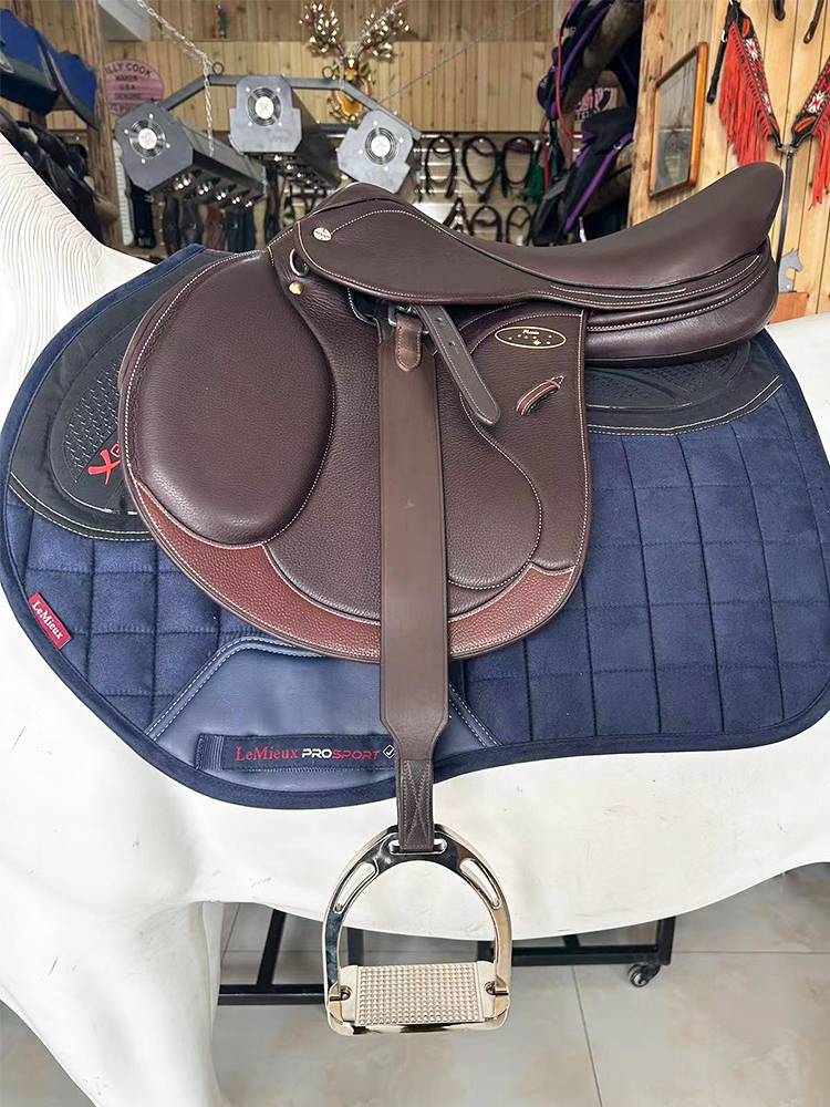 Comprehensive saddle horse pedal with British saddle accessories Pippeed horse saddle accessories brown cowhide kios leather saddling belt