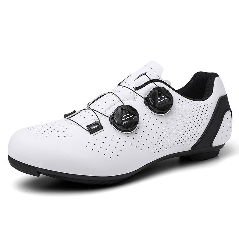 "MEN-HAH SHANE LOCKED SHOES, MALE AND FEMALE, TWO ROAD LOCKED SHOES, CYCLING BIKES AND BIKES."