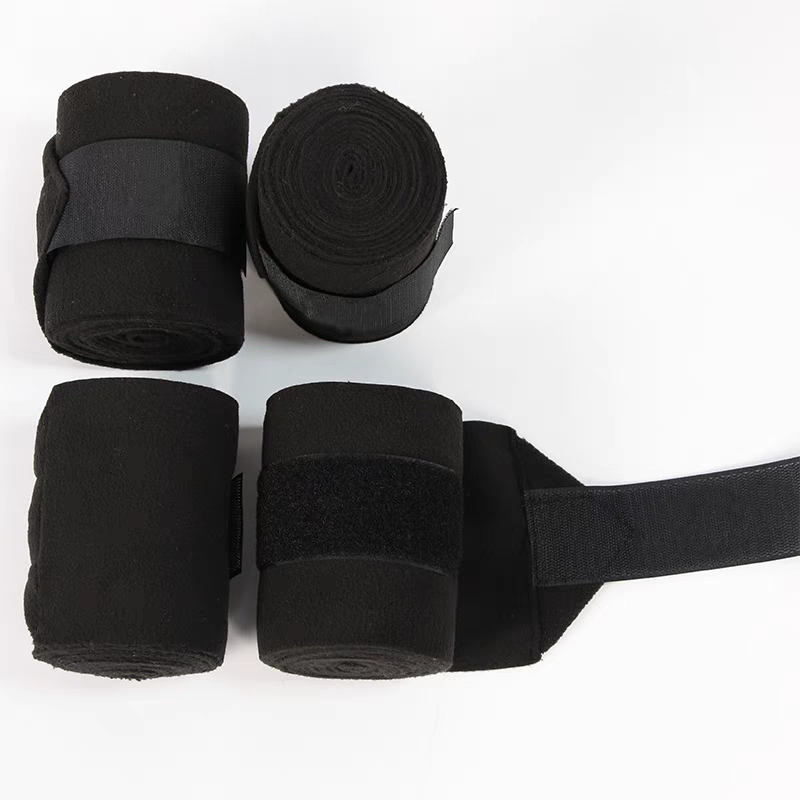 Black horses with legs (4 pieces)