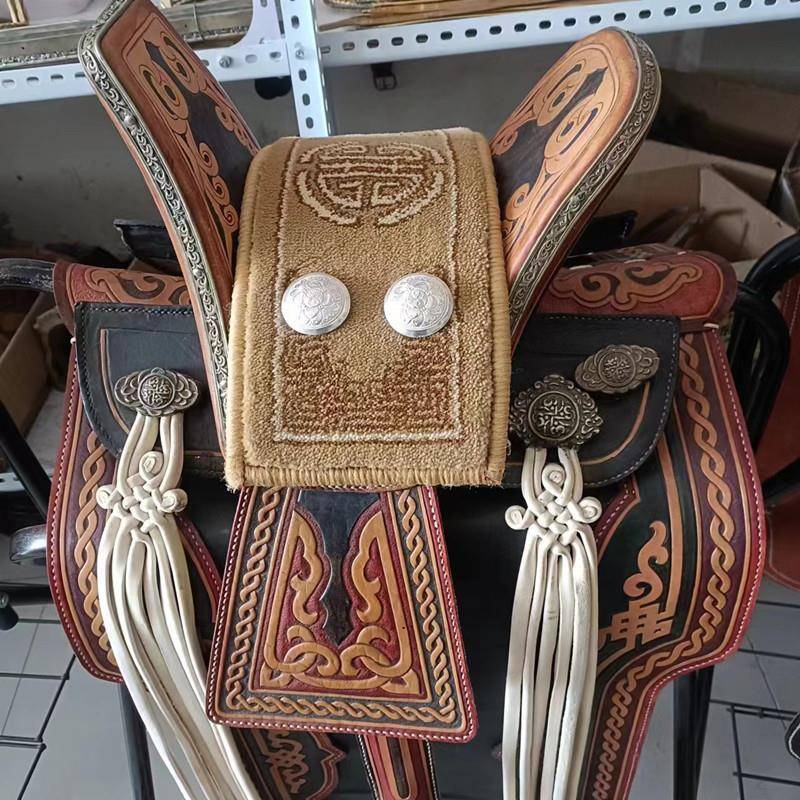 The new saddle cushion horse saddle cushion the saddling horse horseshotian outdoor equipment Mongolian saddle decoration pad blanket