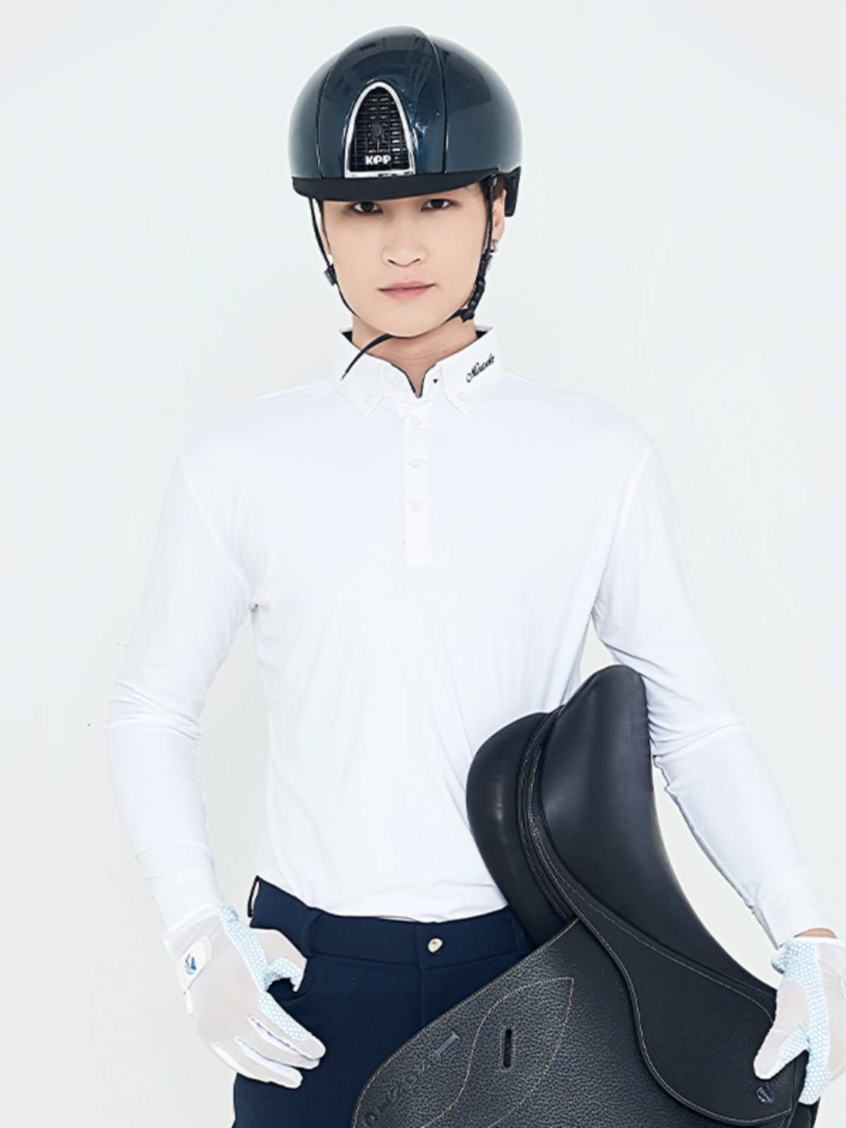 HORSE-SLEEVED T-SHIRTS, HORSE-DRESSING POLO, WHITE-SHIRT RACE, HORSE-DRESSING, HORSE-CARRYING
