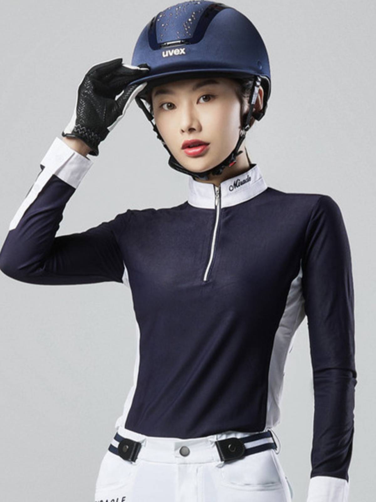HORSE-SLEEVED T-SHIRTS, HORSE-DRESSING POLO, WHITE-SHIRT RACE, HORSE-DRESSING, HORSE-CARRYING