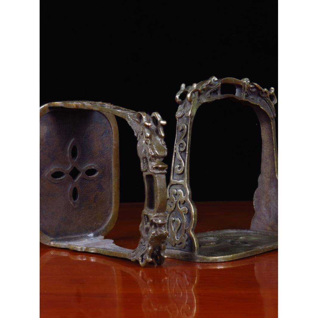 A video-vision device for a horse with a copper horse and a skating pony and a Mongolian saddle