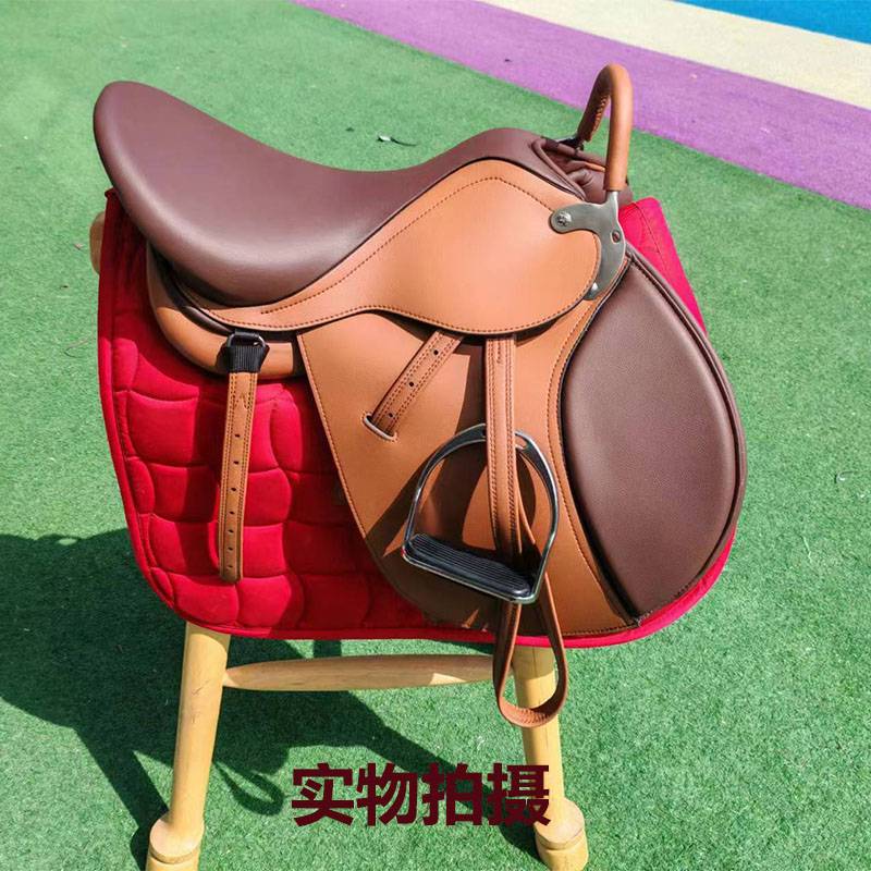 A full set of comprehensive saddle disorders wild riding teaching tourists novice hand armrest British super fiber saddle horses horses