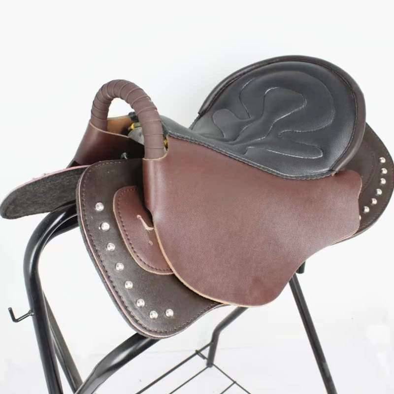 The saddles are full of veggies and new saddles for the tourists with the Mongols horse-skin full of saddle-steals