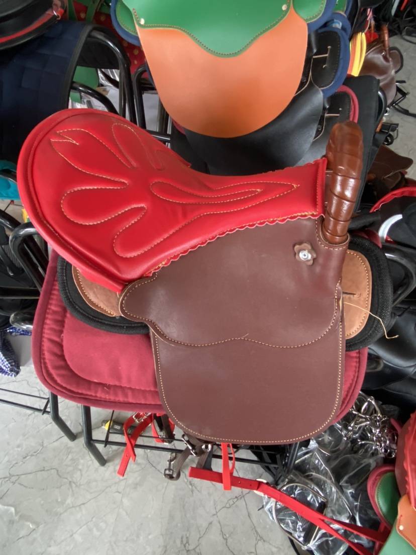 Pony saddles, horse saddles