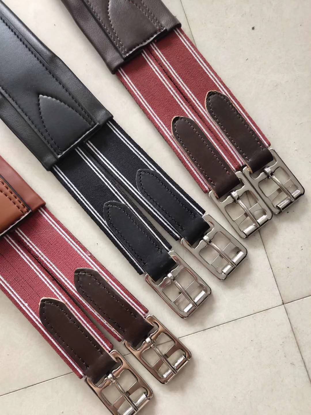 The horse's belly belts, the combined saddle belts, the saddles